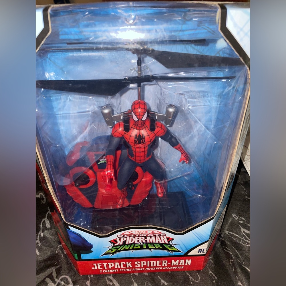 Spider-Man IR Remote Control Flying Figure